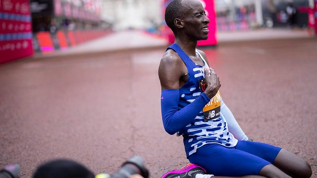 Kelvin Kiptum hatte vor gut vier Monaten den Chicago-Marathon in der Weltrekord-Zeit von 2:00:35 Stunden gewonnen. (Archivbild)