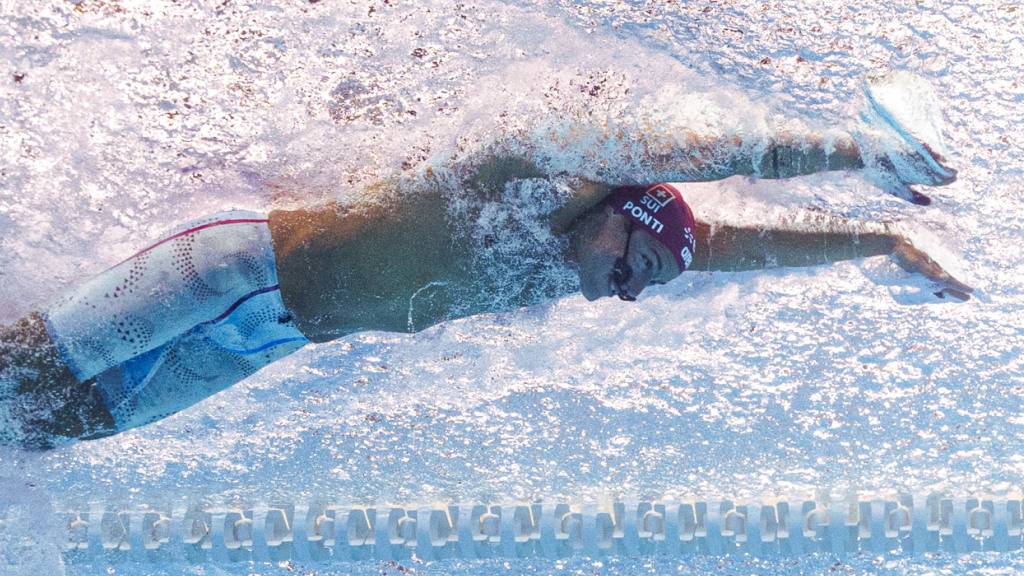 Unter statt auf den Augen: Noè Pontis Schwimmbrille erfüllt ihren Zweck im EM-Final über 50 m nicht