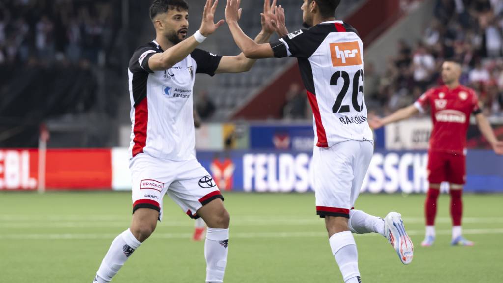 Aarau bleibt an Vaduz dran