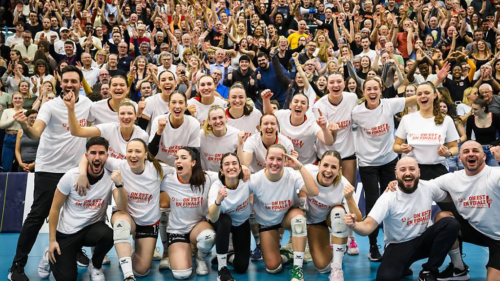 Die Volleyballerinnen von Neuchâtel UC freuen sich über den Finaleinzug im CEV-Cup, dem unter der Champions League angesiedelten Europacup-Wettbewerb