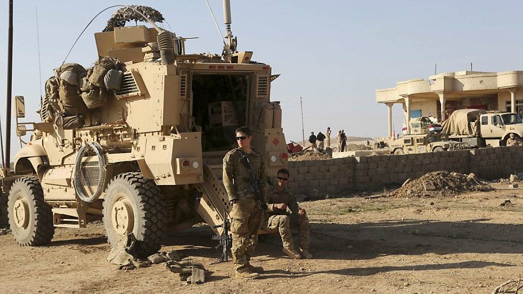 US-Soldaten südlich der einstigen IS-Hochburg Mossul: Beim Kampf gegen die Terrormiliz vollziehen die USA einen Taktik-Wechsel. (Archivbild)