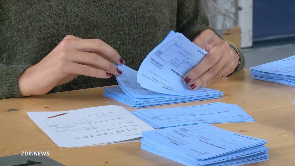 Grosskampftag bei Stimmenzählern im Wahlbüro