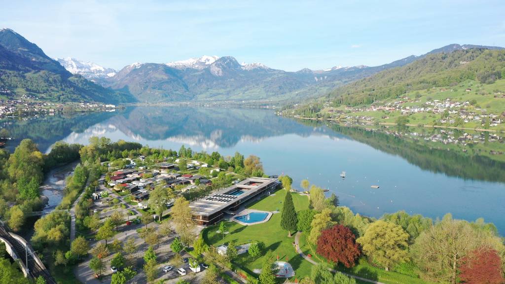 In der Zentralschweiz gibt es zahlreiche Campingplätze, welche wunderschön gelegen sind. Im Bild der Seefeld Park  am Sarnersee.