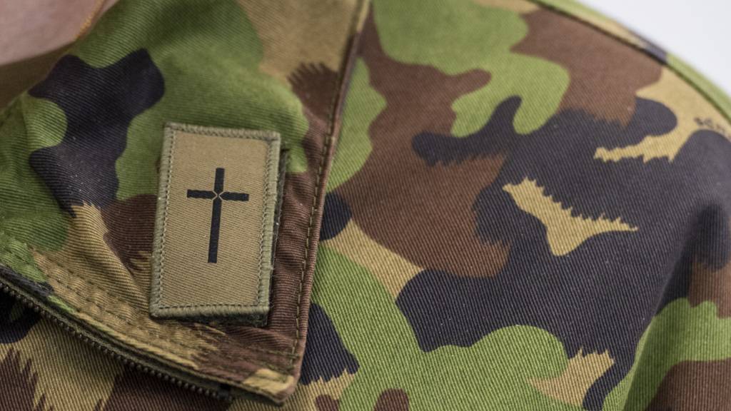 Ein Kragenspiegel des Armeeseelsorgers in der Schweizer Armee. (Symbolbild)