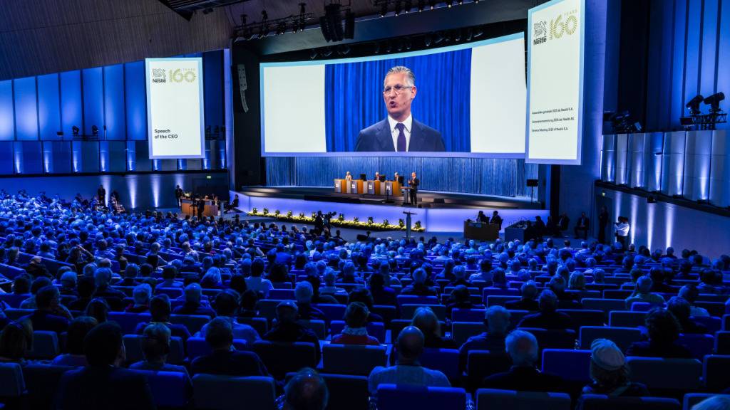 Nestlé-CEO Philipp Navratil spricht anlässlich der Aktionärsversammlung des Nahrungsmittelkonzerns Mitte April in Lausanne. (Archivbild)