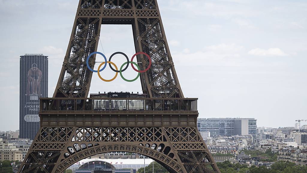 Die olympischen Ringe werden auch in Zukunft am Eiffelturm prangen