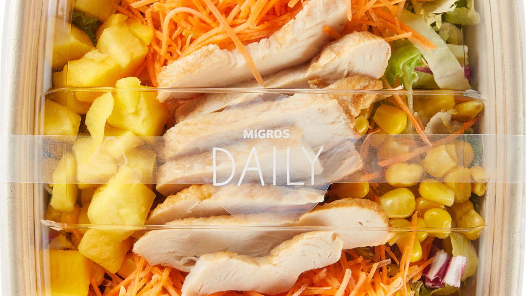 Eines von drei Produkten, welches die Migros zurückgerufen hat: Die «Migros Daily Saladbowl Poulet».