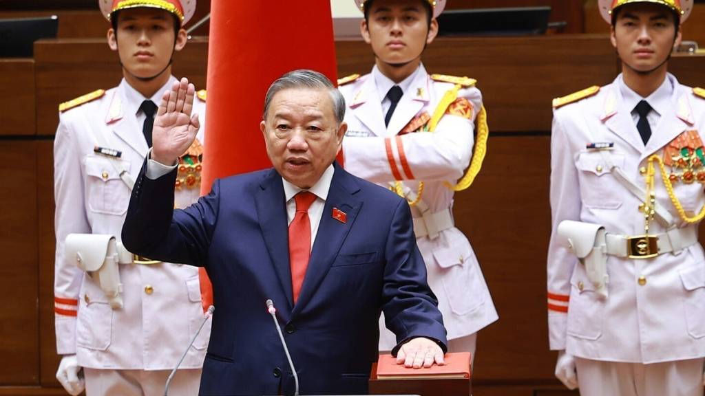 Vietnams oberster Führer To Lam wird als Präsident des Landes vereidigt. Foto: Duong Van Giang/VNA/AP/dpa