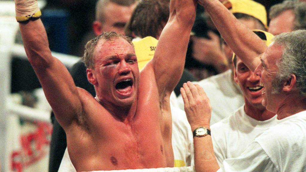 Stefan Angehrns grösster Sieg: Im Dezember 1997 schlägt er Torsten May und wird im März 1998 von «The Ring» zum Ritter geschlagen