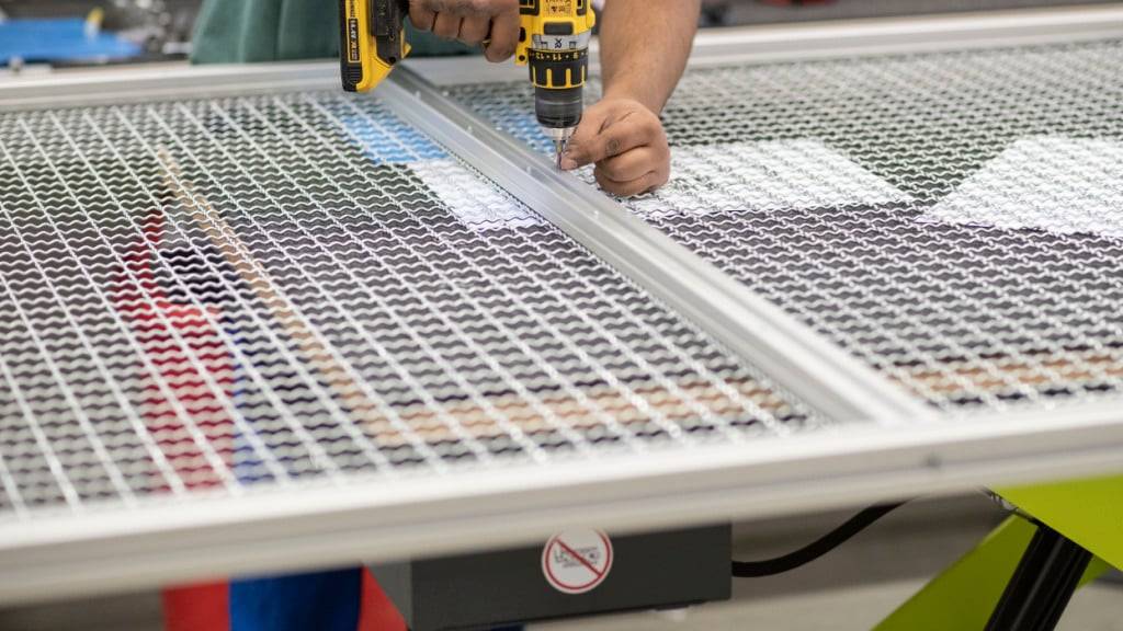 Die kleineren und mittleren Unternehmen (KMU) der Maschinen-, Elektor- und Metallbranche (MEM) leidet besonders unter den US-Zöllen, vor allem indirekt als Zulieferer. (Archivbild)