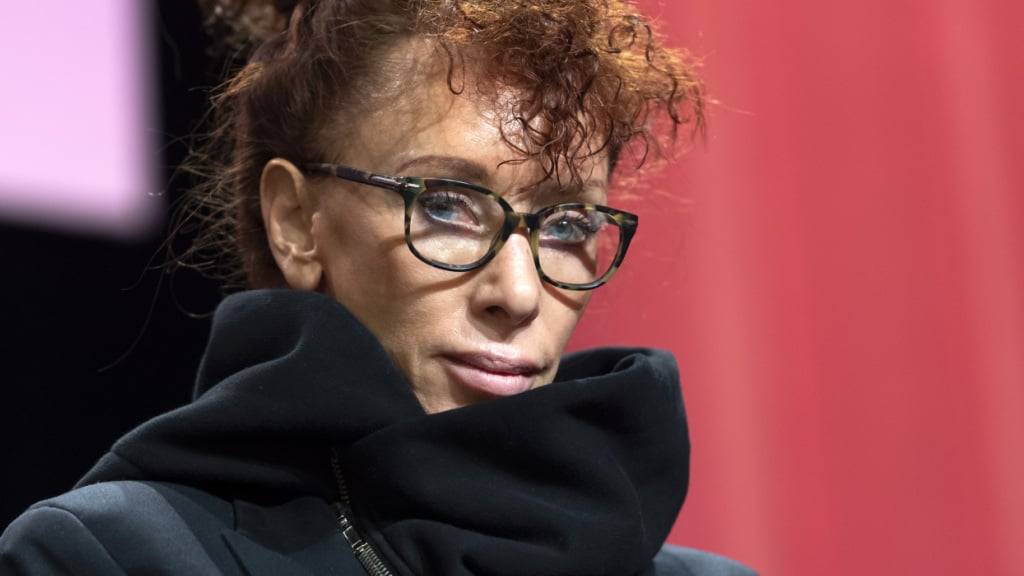 Die Autorin Sibylle Berg hat in den ersten beiden Bänden ihrer Zukunftstrilogie die Welt rabenschwarz erzählt. Im dritten Band «PNR» entwirft sie nun die Utopie einer friedlichen und solidarischen Welt - streut jedoch auch Zweifel daran ein. (Archivbild)