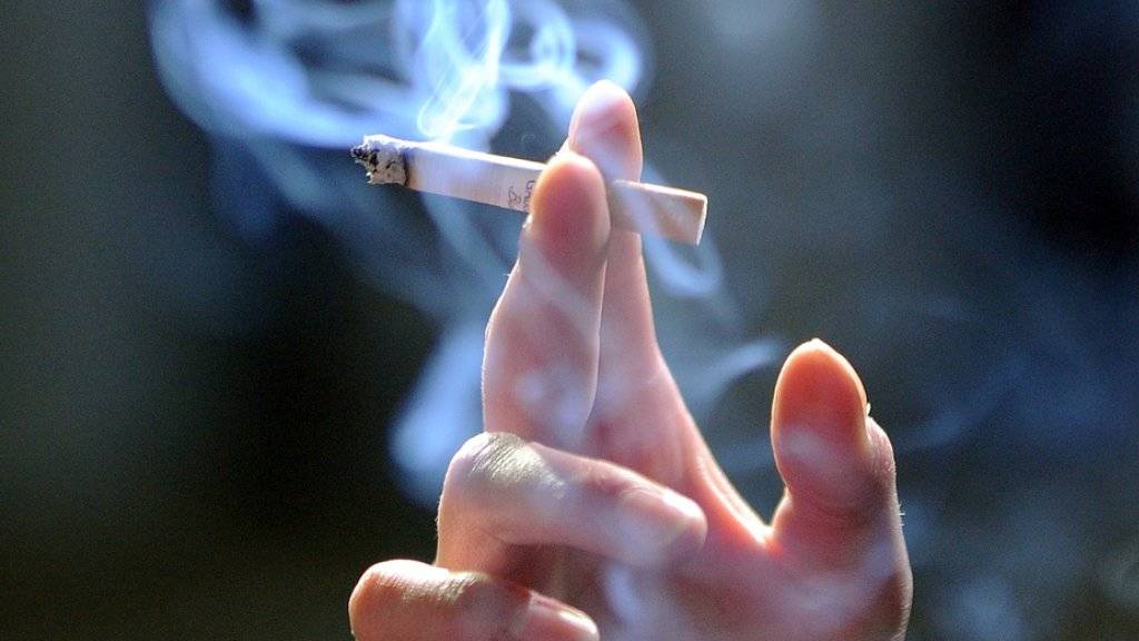 Das Dilemma der Zigarette: Ein Stück Freiheit, die mit einer grossen Portion Abhängigkeit einhergeht. (Symbolbild)