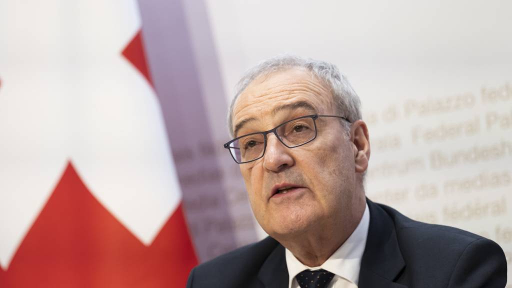 Bundesrat Guy Parmelin hat am Tag seiner Wahl zum Bundespräsidenten die Senkung der US-Zölle auf maximal 15 Prozent vor den Medien bekanntgeben können.