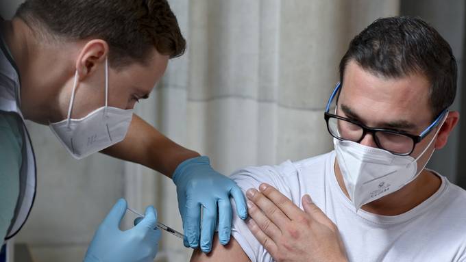 «Personal macht Überstunden» – Impfnachfrage steigt wieder