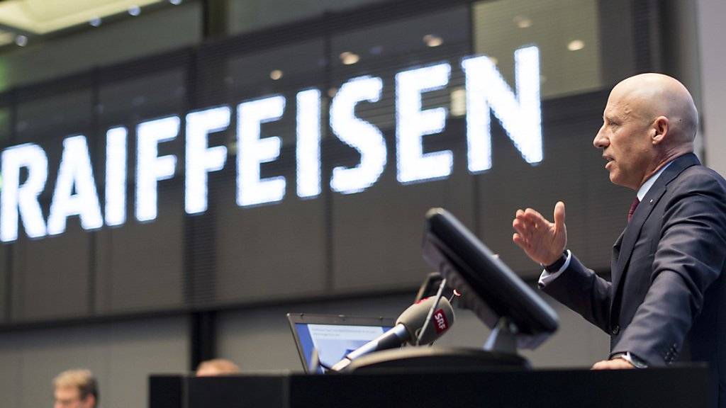 Raiffeisen-Chef Patrik Gisel kann sich nach eigenen Angaben über einen «rekordhohen Semesterausweis» seiner Bankengruppe freuen. (Archiv)