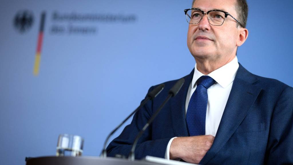 Waffenfund bei Berlin: Ermittler prüfen Agenten-Verdacht