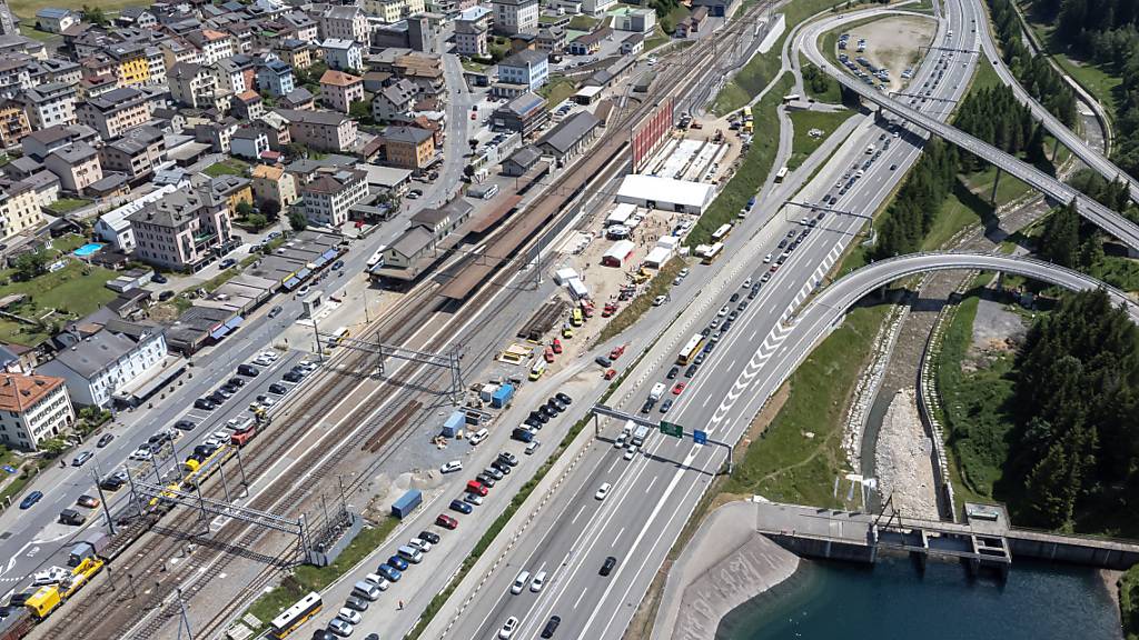 Mehrere Umweltorganisationen wollen die Autobahn-Ausbaupläne des Parlaments durchkreuzen und haben ein Referendum lanciert. (Themenbild)