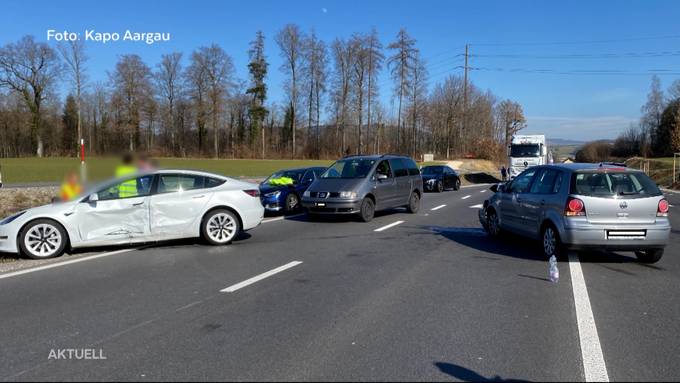 Nach tödlichem Wendemanöver: Tesla-Fahrer (55) vor Gericht verurteilt