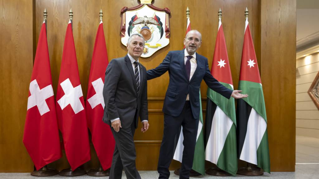 Ignazio Cassis bei seinem Besuch beim jordanischen Aussenminister Ayman Safadi am Mittwoch in Ammann.