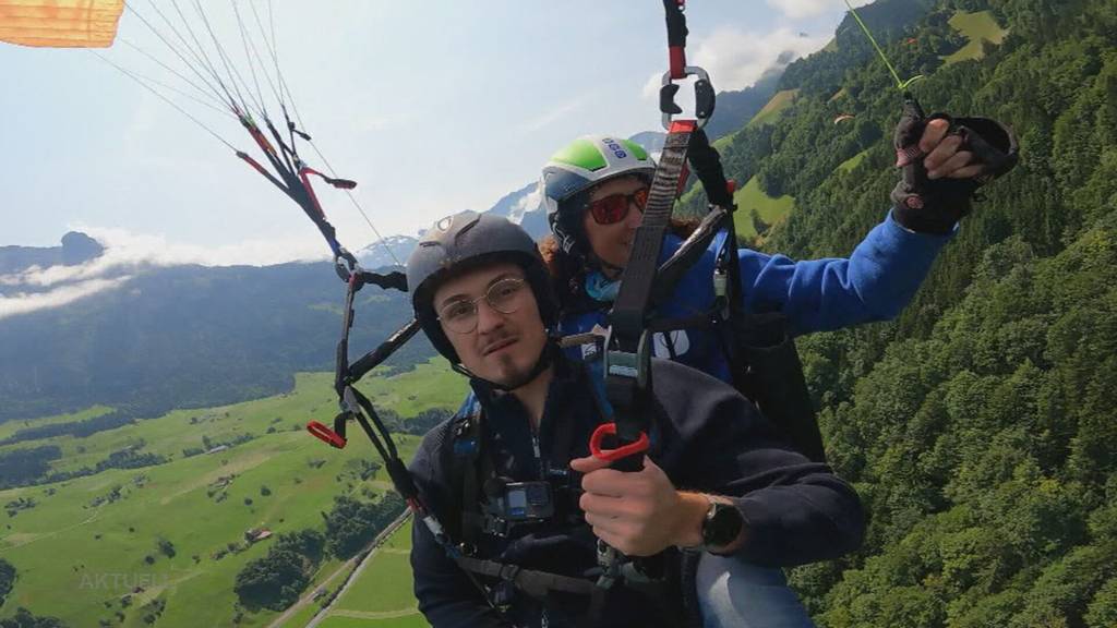 Traum verwirklicht: Aargauerin eröffnet Gleitschirm-Flugschule