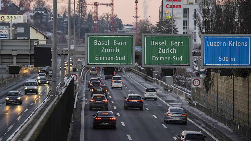 In Kriens wird der Bypass wieder mit der bestehenden Autobahn zusammengeführt. (Archivaufnahme)