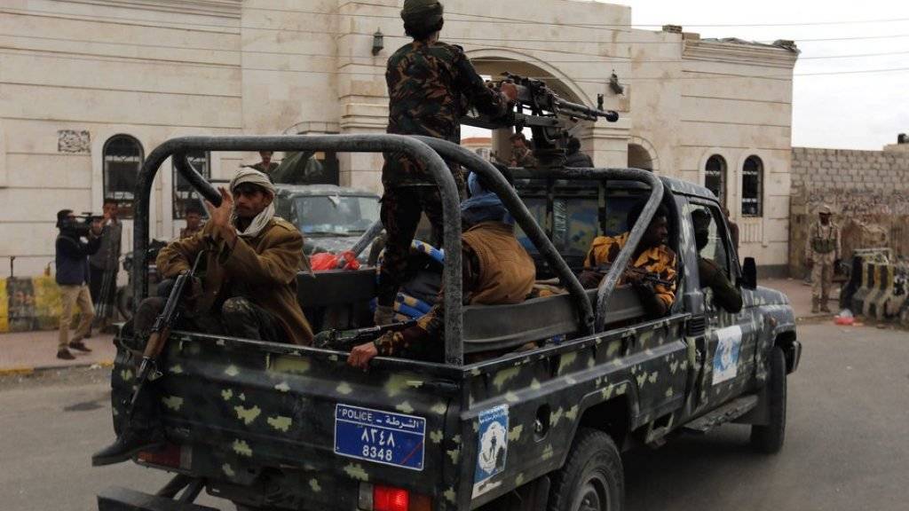 Jemenitische Soldaten in Sanaía: Al Kaida profitiert vom Machtvakuum im Jemen und kann ihren Einflussbereich ausbauen. (Symbolbild)