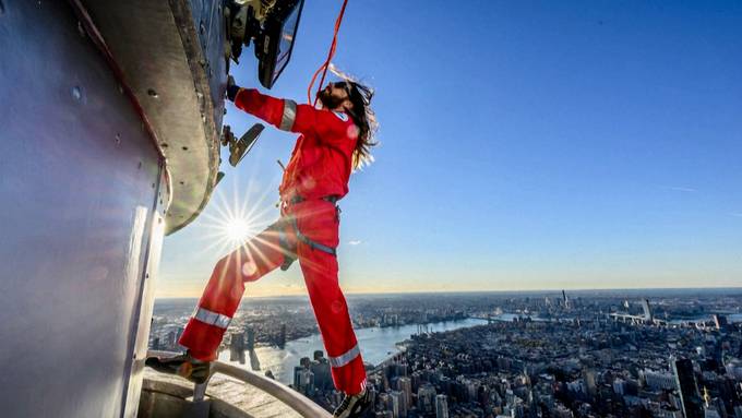 Jared Leto klettert Fassade des Empire State Buildings hoch