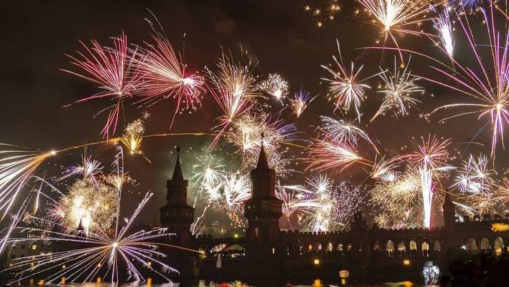 In einem normalen Jahr würden fast überall auf der Welt Feuerwerke gezündet. Im Coronajahr wird Silvester jedoch nur an wenigen Orten bunt.
