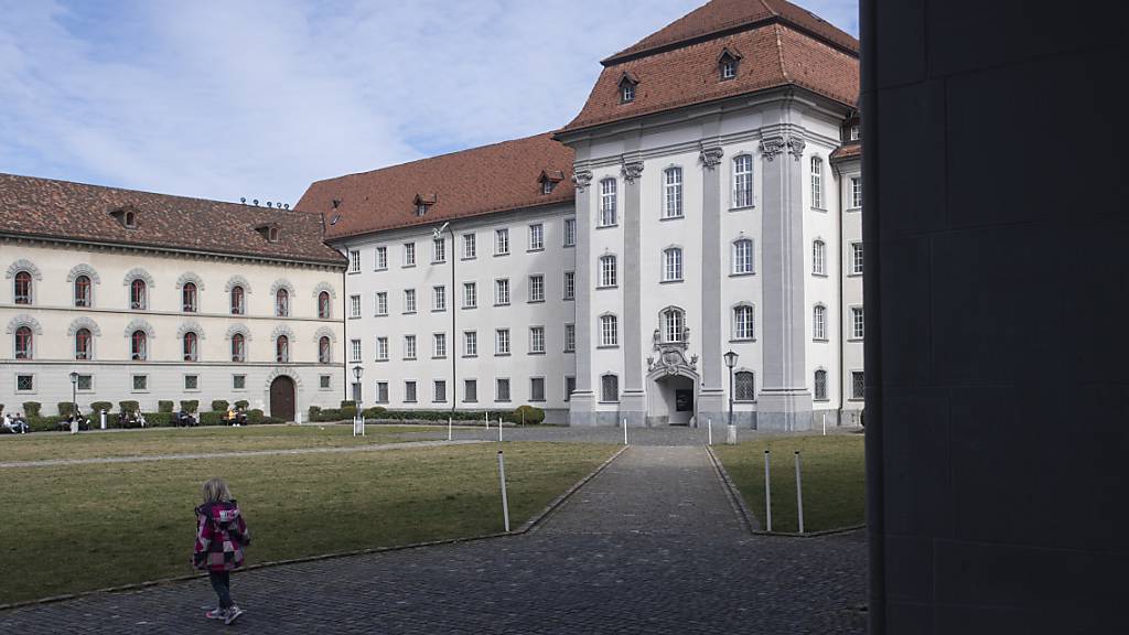 Die St. Galler Regierung und die Kantonsverwaltung kommunizieren neu auch auf WhatsApp, Threema und Telegram. (Symbolbild)