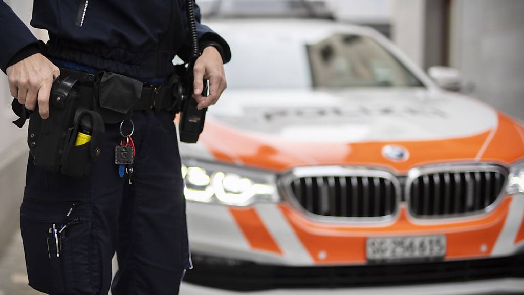 Die Kantonspolizei St. Gallen nahm vier mutmassliche Auto-Einbrecher fest. (Archivbild)