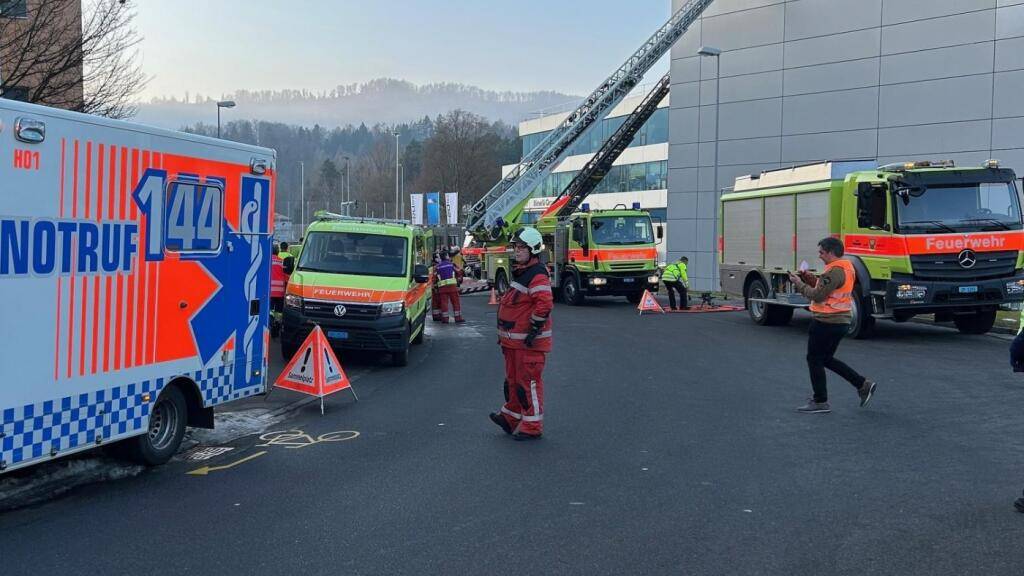 Brand in Garagenbetrieb in Adliswil ZH verursacht hohen Sachschaden