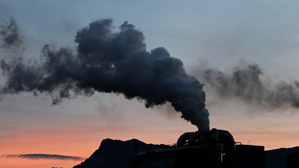 CO2-Emissionen sind 2025 weiter gestiegen. Auch die Konzentration des Treibhausgases in der Atmosphäre dürfte einen neuen Rekord erreichen, so ein Bericht. (Archivbild)