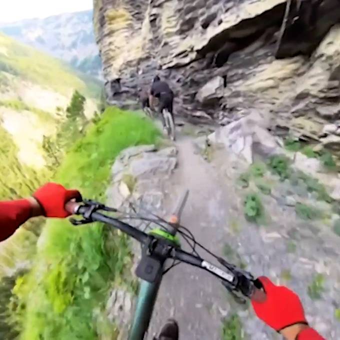 «Das ist wahnsinnig!»: Verrückter Bike-Trail im Wallis sorgt für weiche Knie