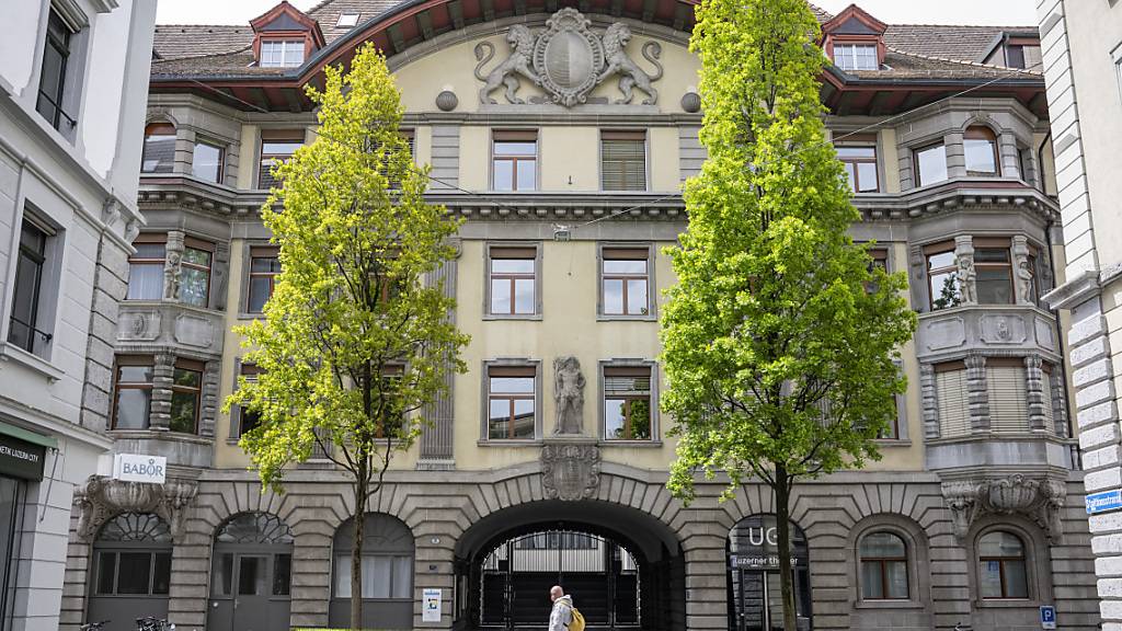 Das Stadthaus in Luzern am heutigen Wahlsonntag.