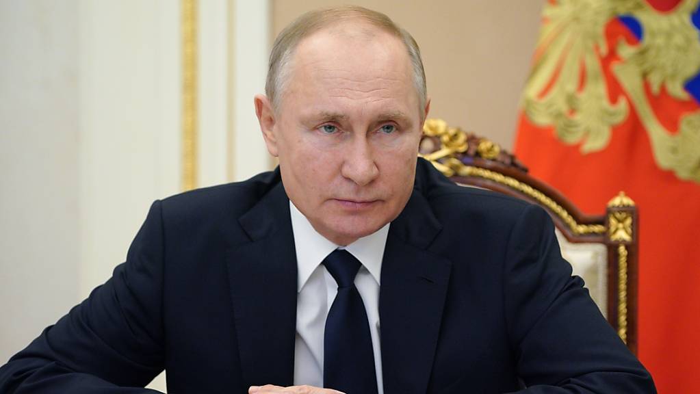 Wladimir Putin, Präsident von Russland, nimmt im Kreml an einer Sitzung per Videokonferenz teil. Foto: Alexei Druzhinin/Pool Sputnik Kremlin/AP/dpa