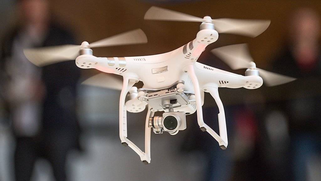 Die Schweiz lanciert eine Studie über den Boom von zivilen Drohnen. (Archivbild)