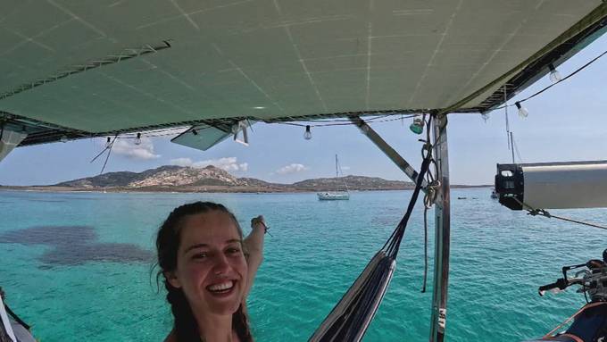 Grepperin gibt altes Leben auf und lebt nun auf einem Segelboot