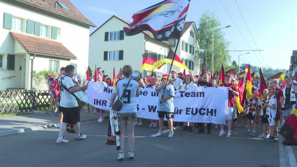 Schwarz-Rot-Gold in St.Gallen: Deutsche Fans feiern ihre EM-Mannschaft