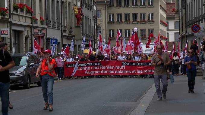 20'000 Demonstrierende in Bern fordern höhere Löhne und Renten