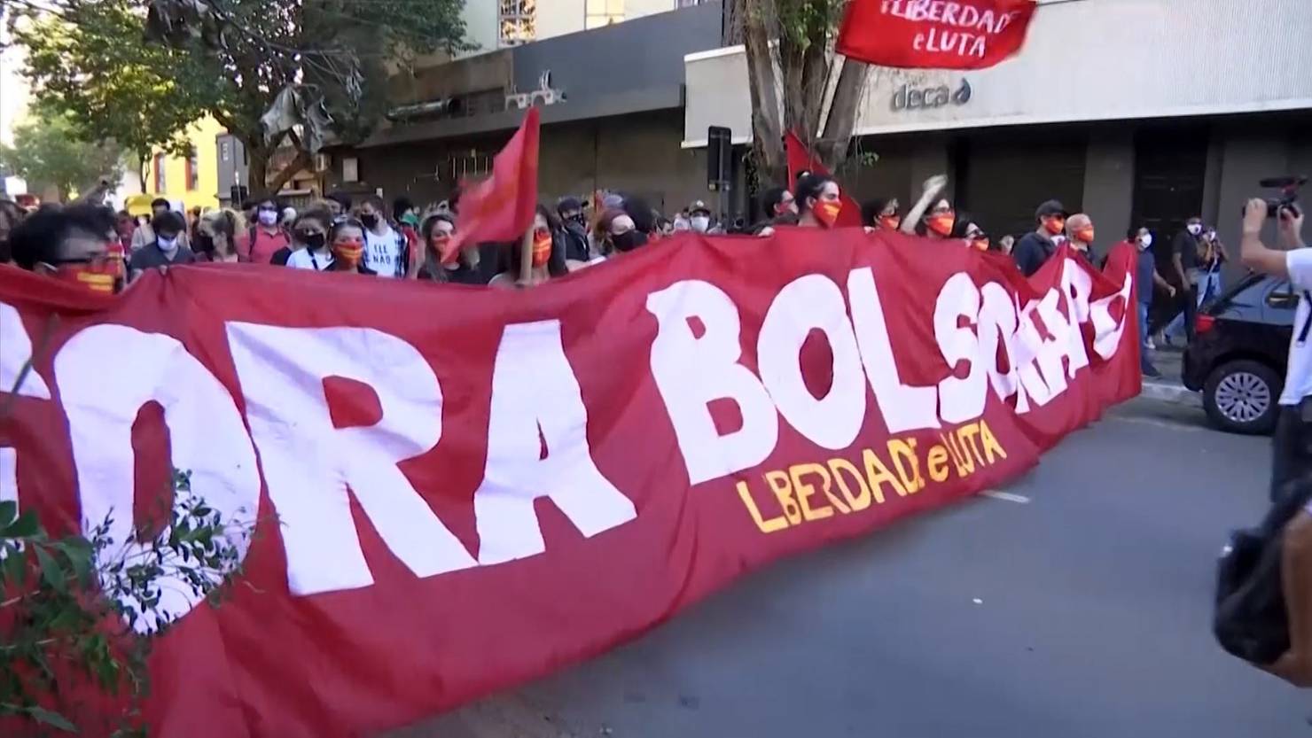 Brasilien: Tausende demonstrieren trotz Corona gegen Bolsonaro | TeleM1