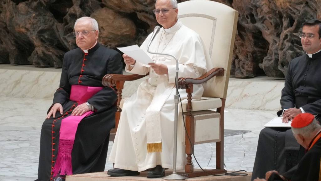 Papst Leo XIV. trifft Missbrauchsbetroffene im Vatikan