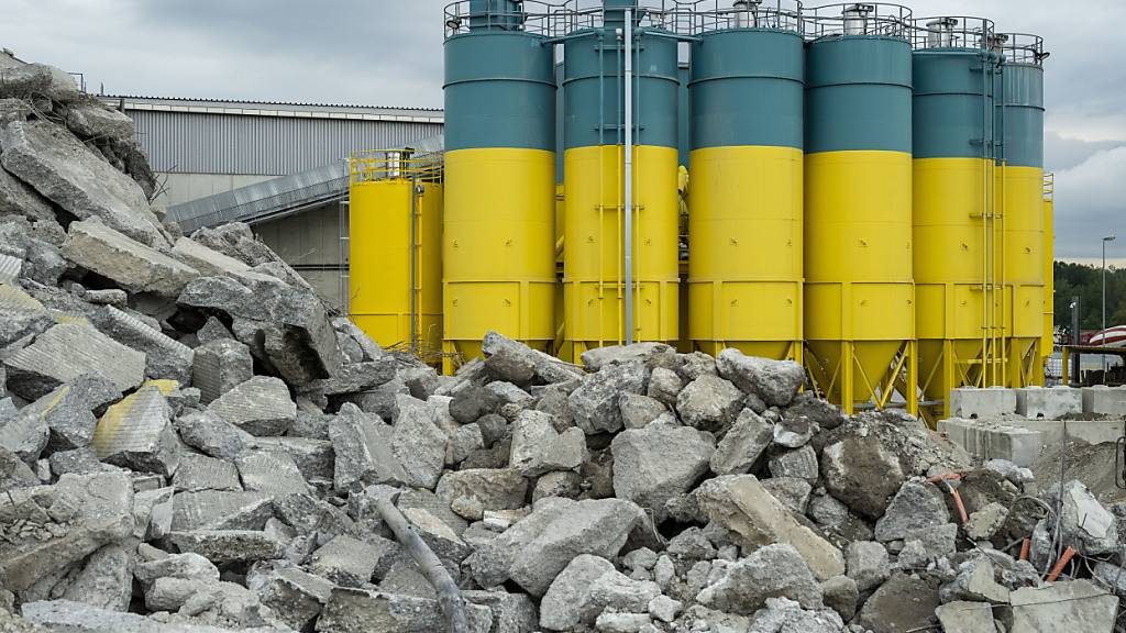 Zement-Recycling könnte den CO2-Ausstoss in der Produktion stark senken, wie eine Studie zeigt, an der die Empa und die ETH Lausanne beteiligt waren. (Archivbild)