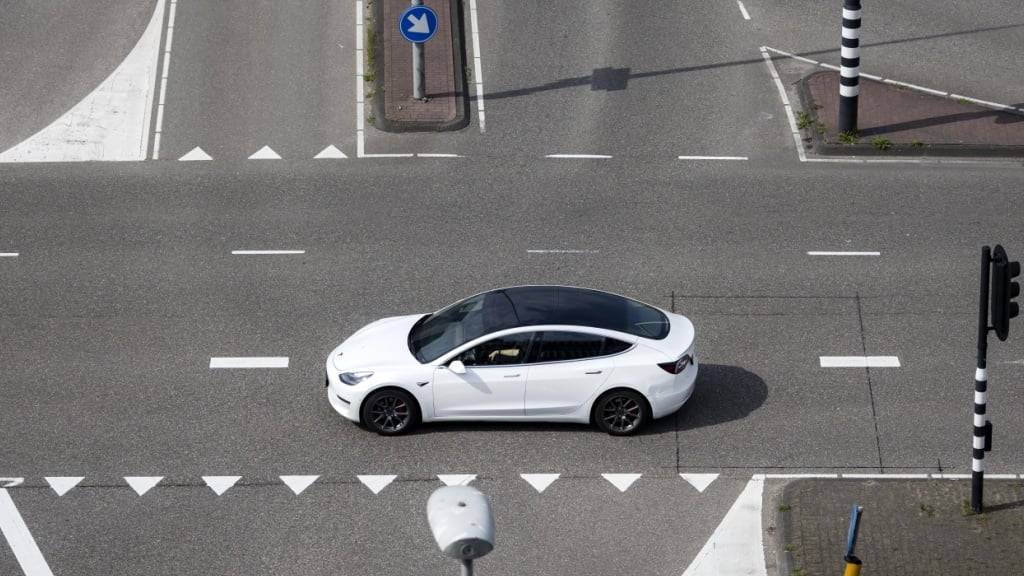 Der US-Elektroautopionier Tesla von Elon Musk leidet in Europa weiter unter schwachen Verkäufen. (Archivbild)
