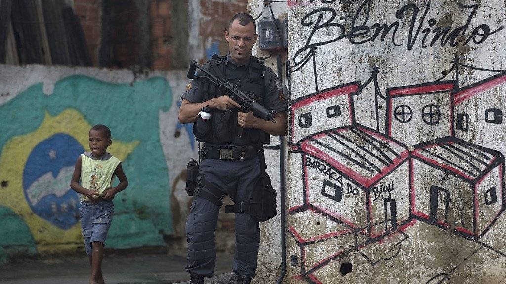 Der verstärkten Polizeipräsenz zum Trotz: Die Mordrate im Bundesstaat Rio de Janeiro ist sprunghaft gestiegen. (Archivbild)