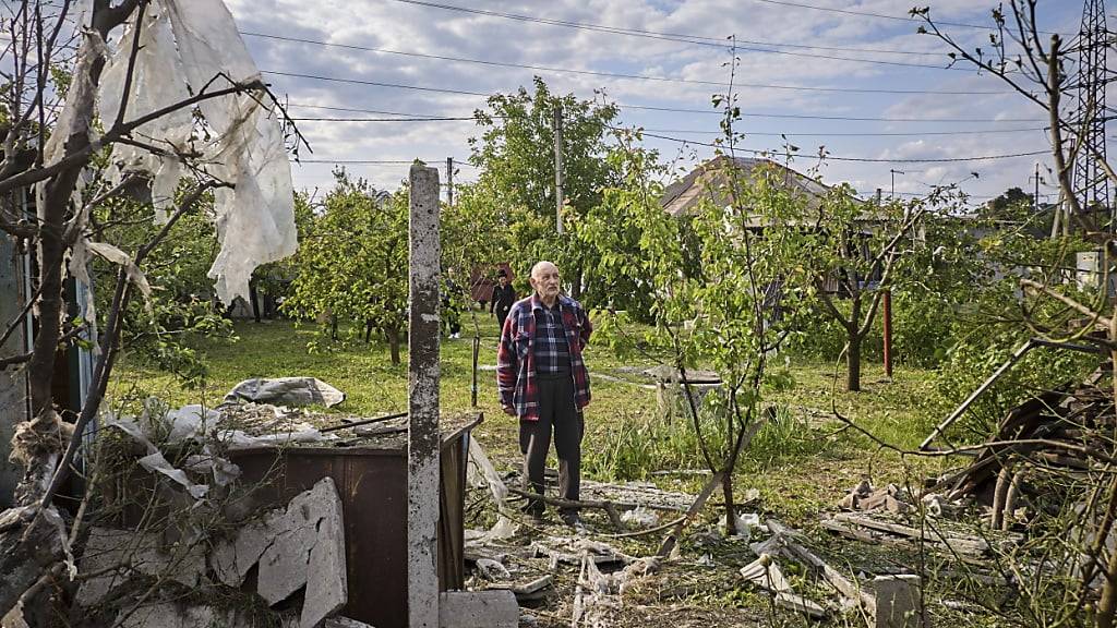 Mit der Strategie der internationalen Zusammenarbeit für die Jahre 2025 bis 2028 beantragt der Bundesrat unter anderem 1,5 Milliarden Franken für den Wiederaufbau in der Ukraine. (Archivbild)