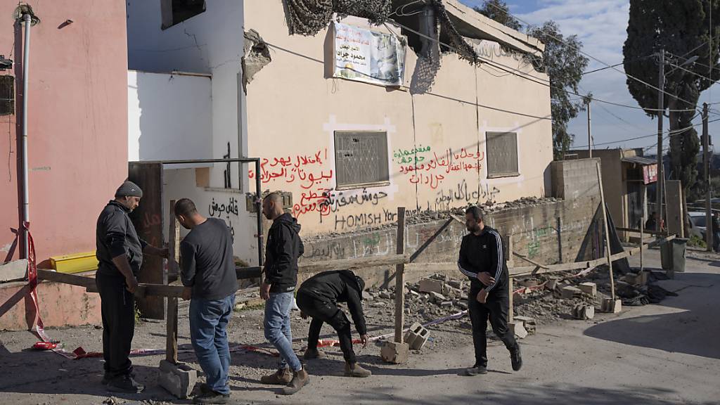 Bei Konfrontationen mit der israelischen Armee in einem Dorf im Westjordanland ist nach palästinensischen Angaben ein 17-Jähriger getötet worden. Foto: Nasser Nasser/AP/dpa