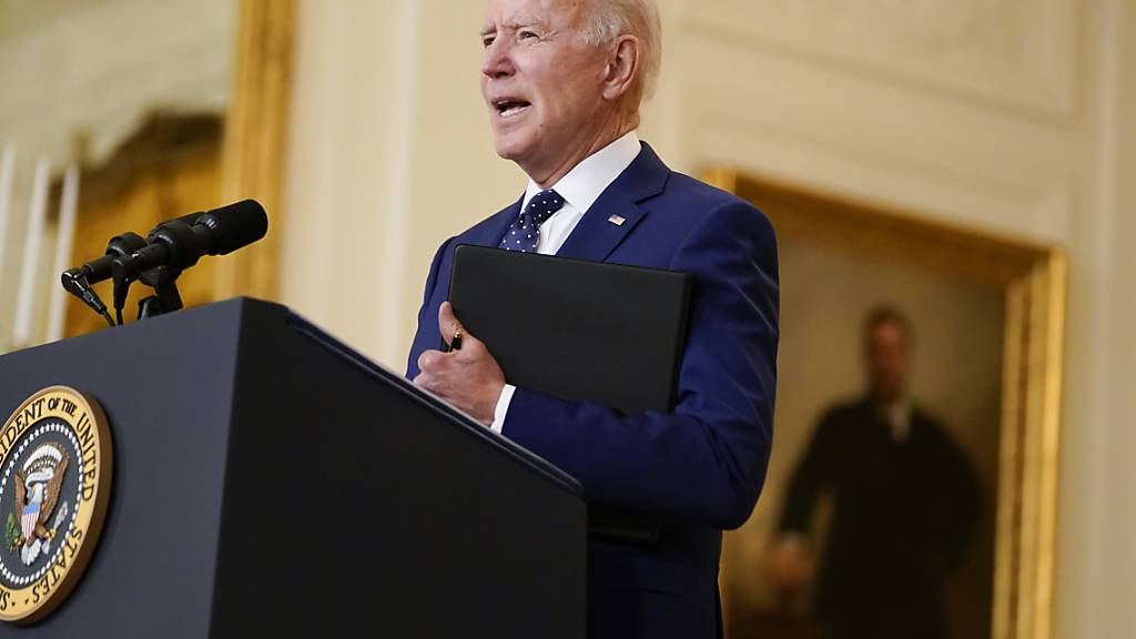 dpatopbilder - Joe Biden, Präsident der USA, spricht im East Room des Weißen Hauses. Foto: Andrew Harnik/AP/dpa
