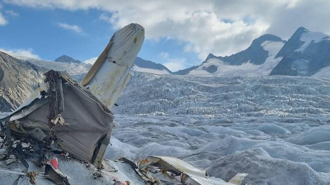 Flugzeugwrack liegt seit über 50 Jahren im Eis