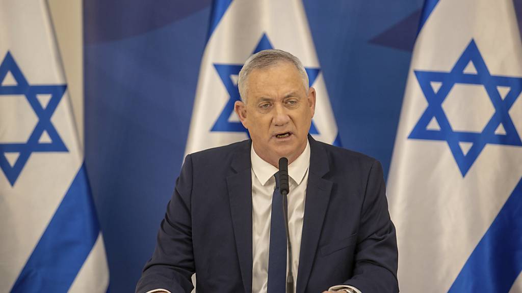 ARCHIV - Benny Gantz, Verteidigungsminister von Israel gibt im israelischen Verteidigungsministerium eine Erklärung ab. Foto: Tal Shahar/Yediot Ahronot/AP/dpa