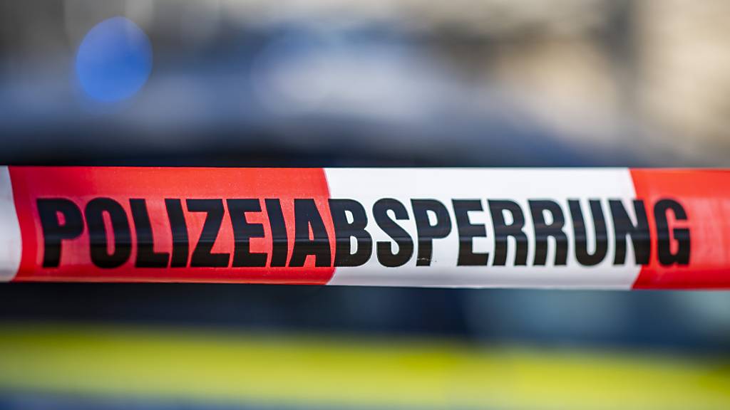 ARCHIV - In Rheinland-Pfalz wurden zwei Polizeibeamte bei einer Verkehrskontrolle durch Schüsse tödlich verletzt Foto: David Inderlied/dpa